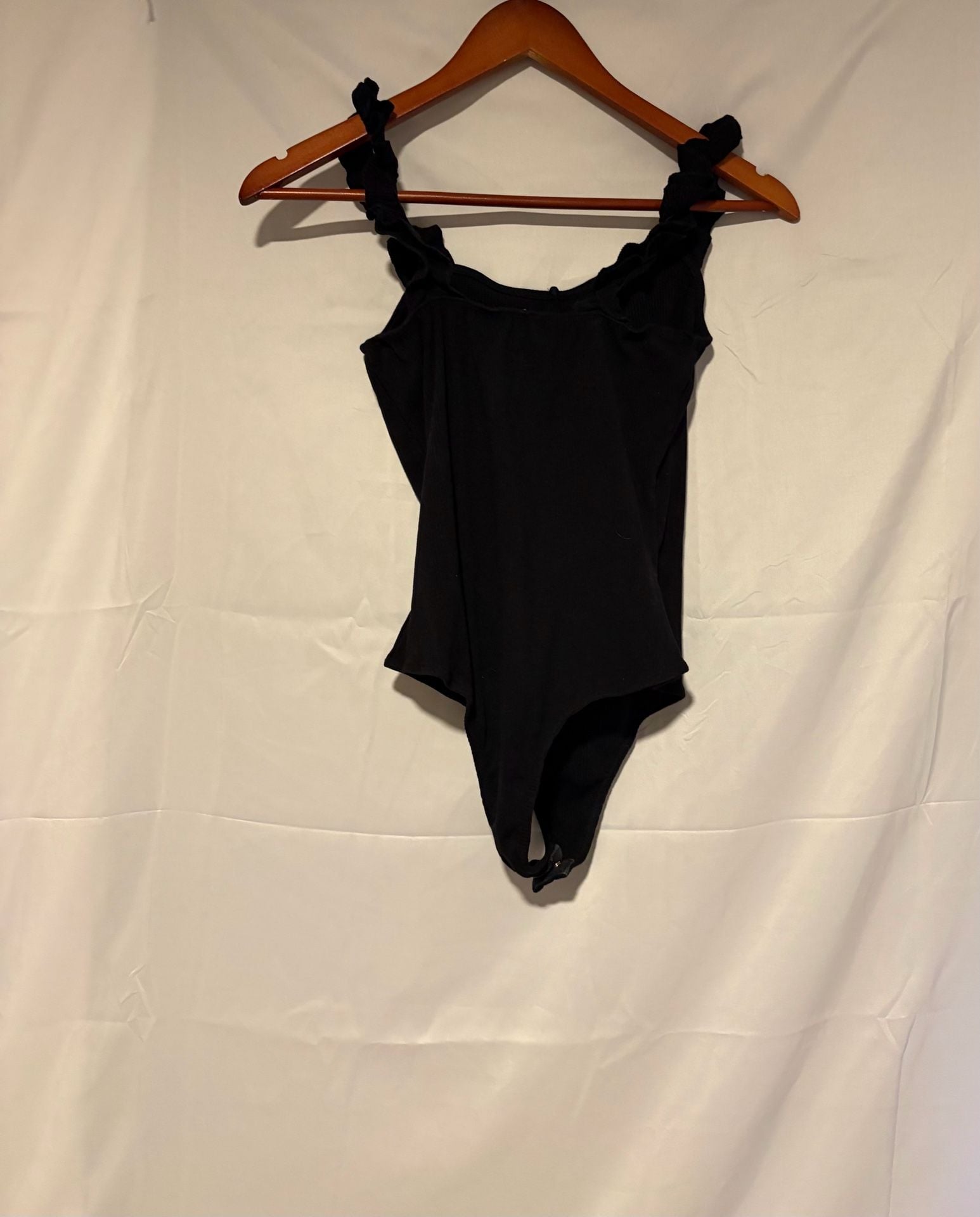 blue rain x francesca's Bodysuit Size L Black Ribbed Ruffle Strap 3