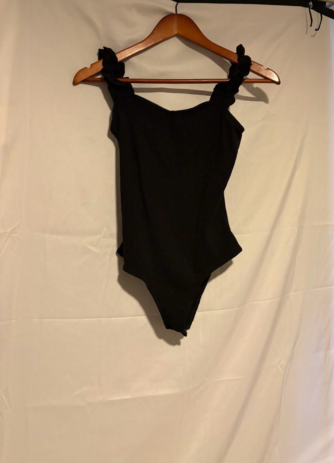 blue rain x francesca's Bodysuit Size L Black Ribbed Ruffle Strap 4