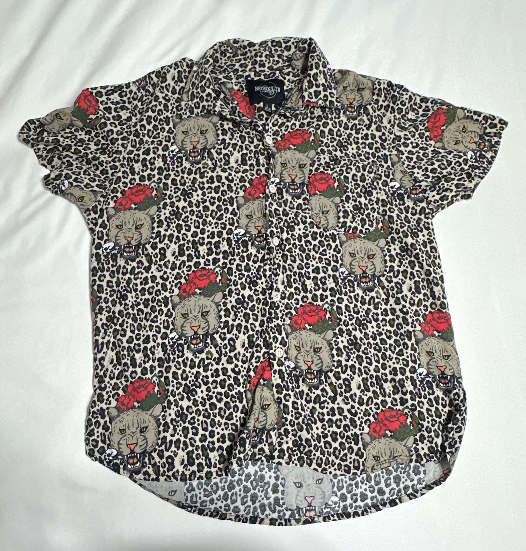 Brooklyn Standard Panther Rose Short Sleeve Button Down Size L 2