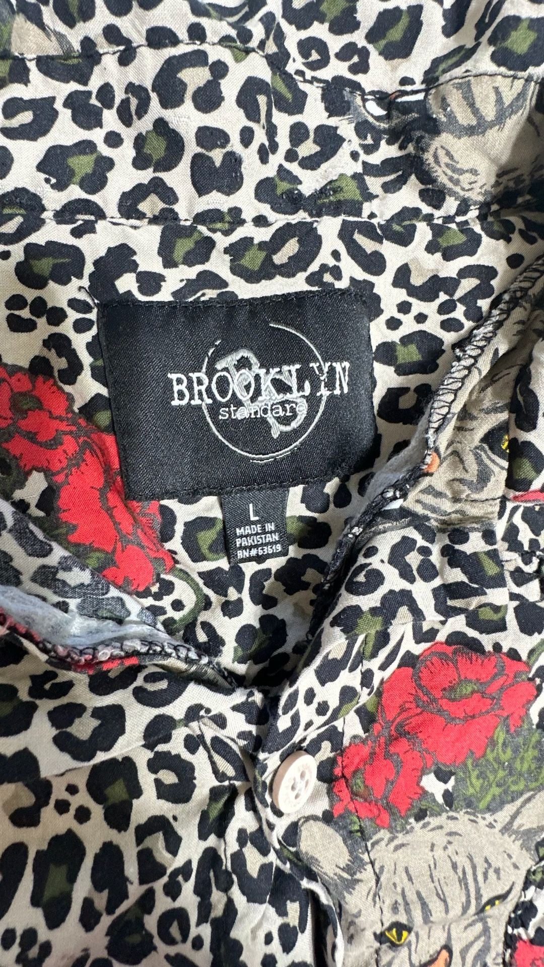 Brooklyn Standard Panther Rose Short Sleeve Button Down Size L 4