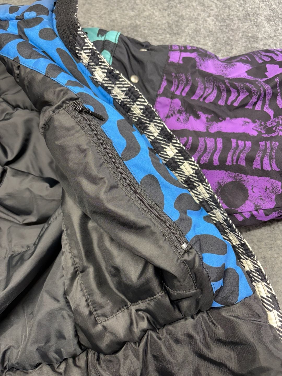 Vtg Obermeyer Wild One Ski jacket womens size-6-small Animal print 80/90s Retro 10