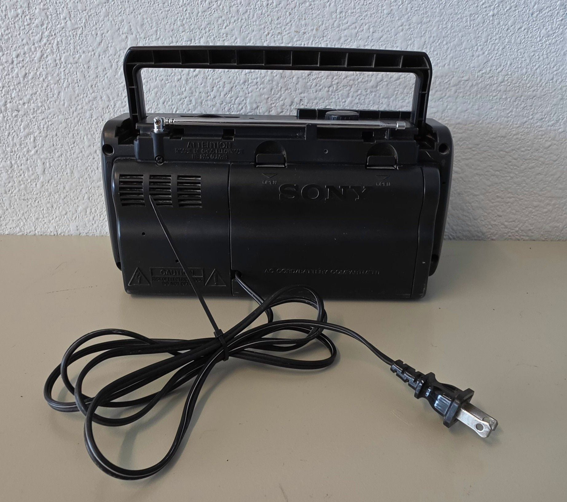 Sony CFM-10 AM/FM Radio Cassette-Corder Boombox Black Tested and Works! 544 5