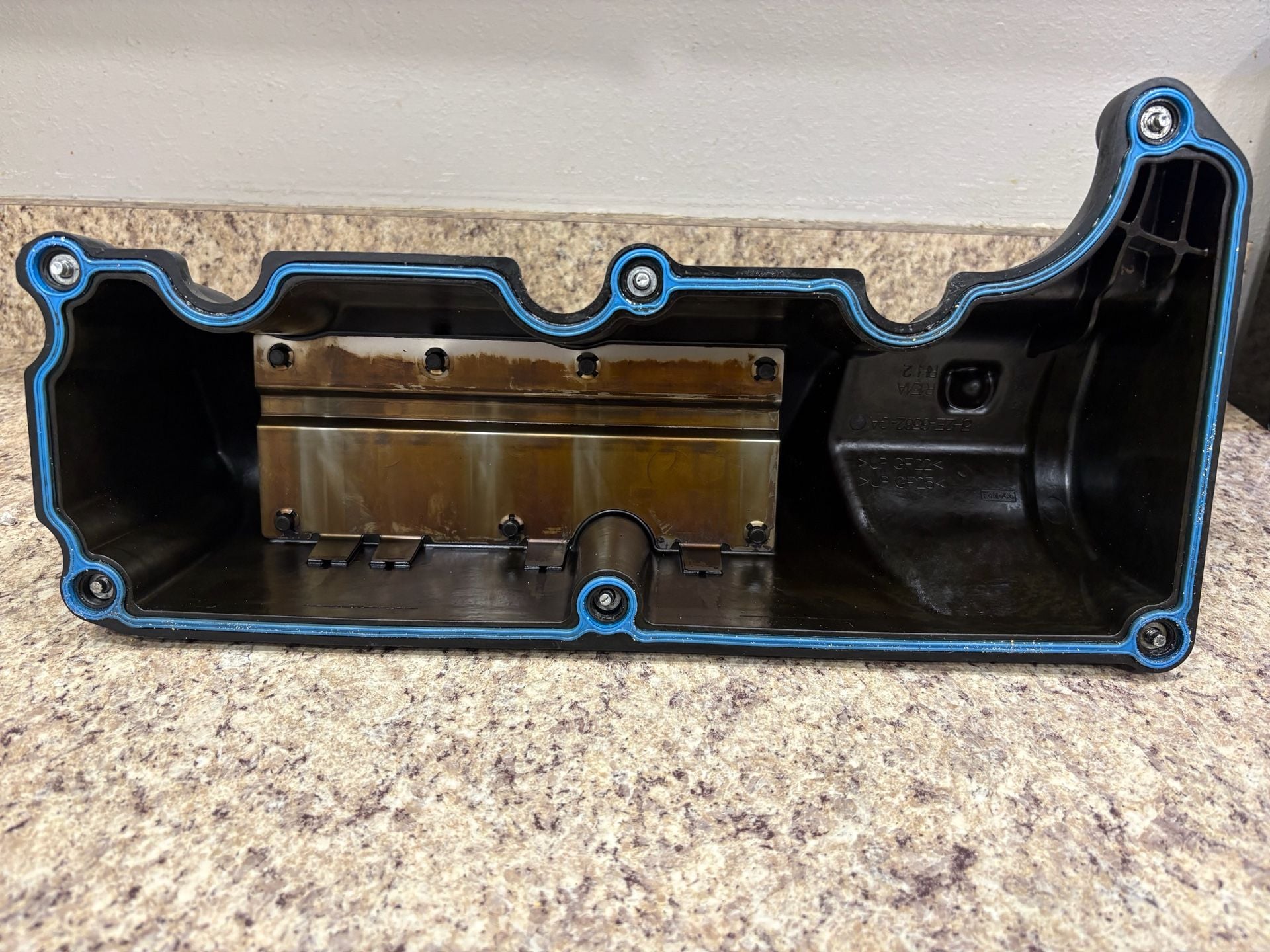 2005-2010 Ford Mustang 4.0L V6 Passenger RH Valve Cover OEM Right Side 8