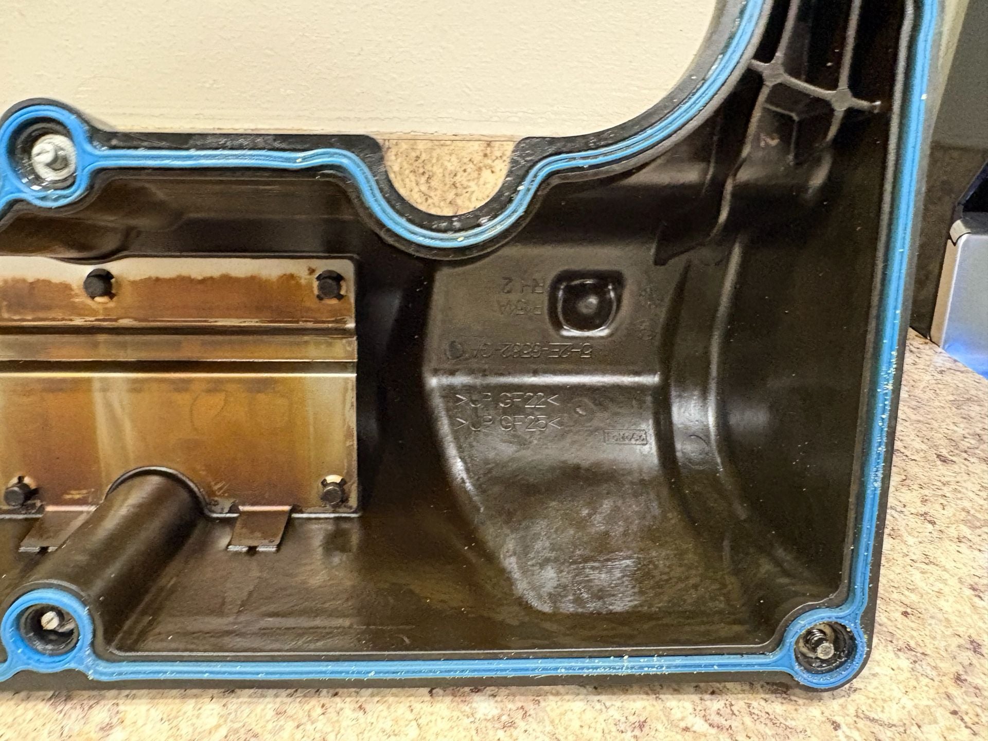 2005-2010 Ford Mustang 4.0L V6 Passenger RH Valve Cover OEM Right Side 9