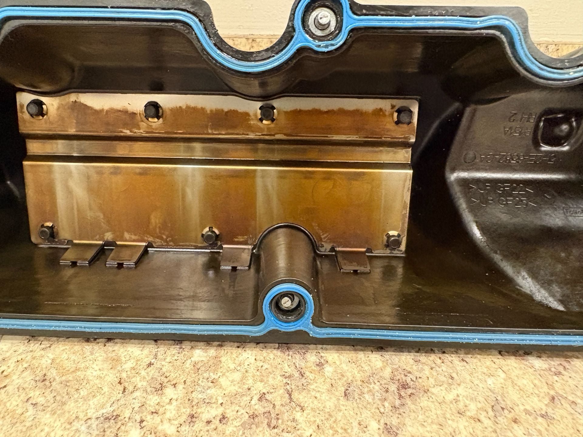 2005-2010 Ford Mustang 4.0L V6 Passenger RH Valve Cover OEM Right Side 10