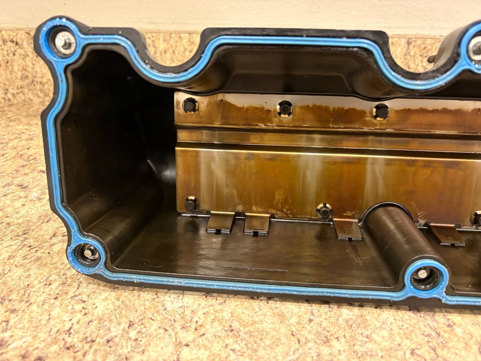 2005-2010 Ford Mustang 4.0L V6 Passenger RH Valve Cover OEM Right Side 11