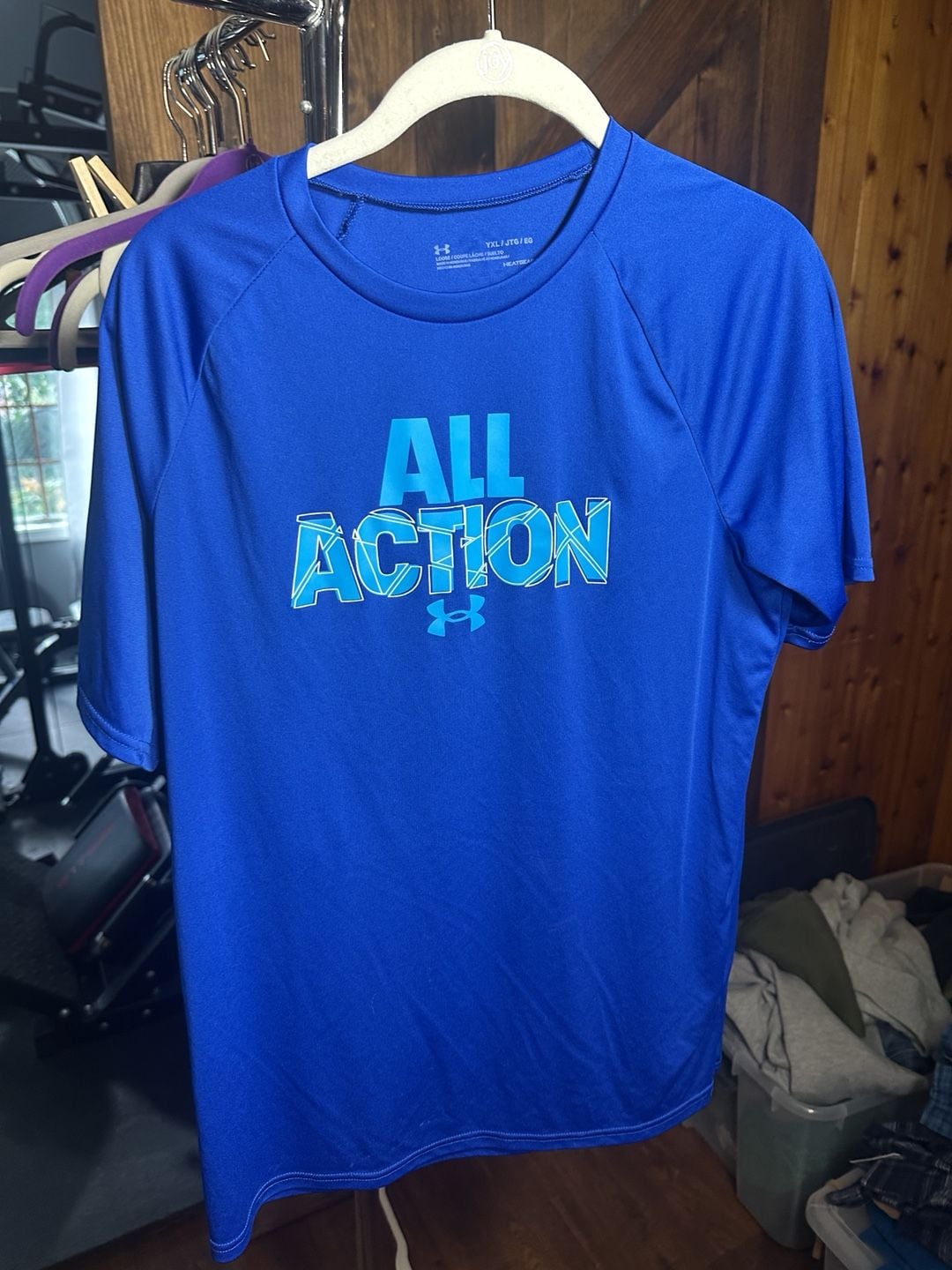 Under Armour All Action T-Shirt Size YXL Blue HeatGear
YOUTH 2