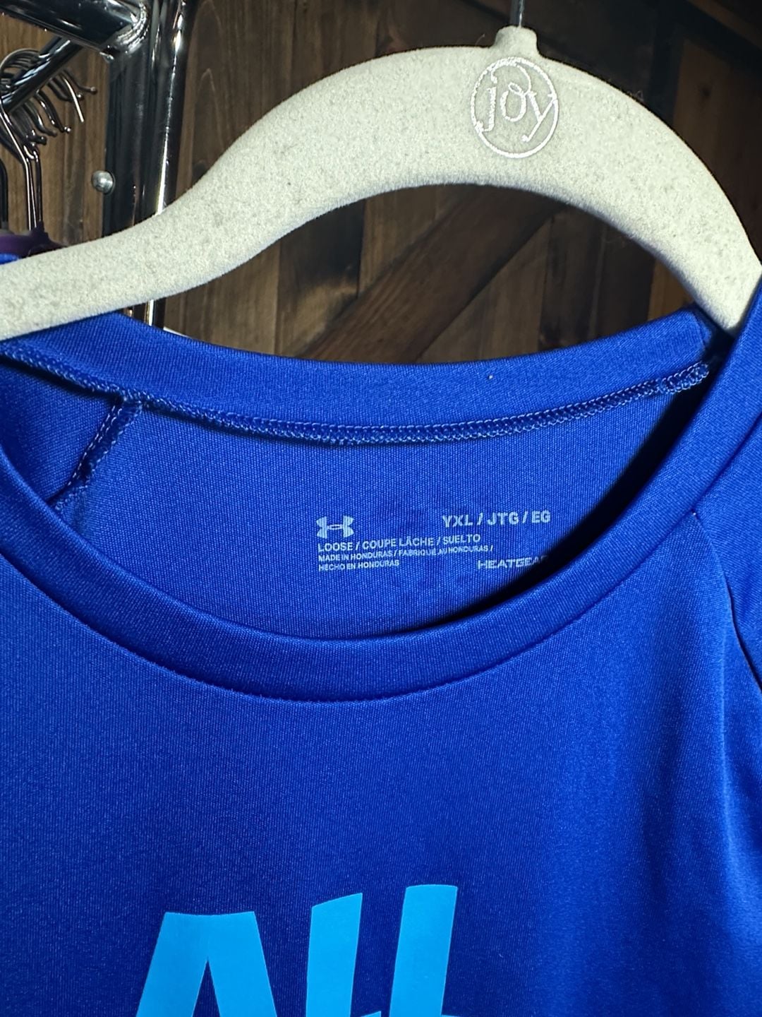 Under Armour All Action T-Shirt Size YXL Blue HeatGear
YOUTH 3