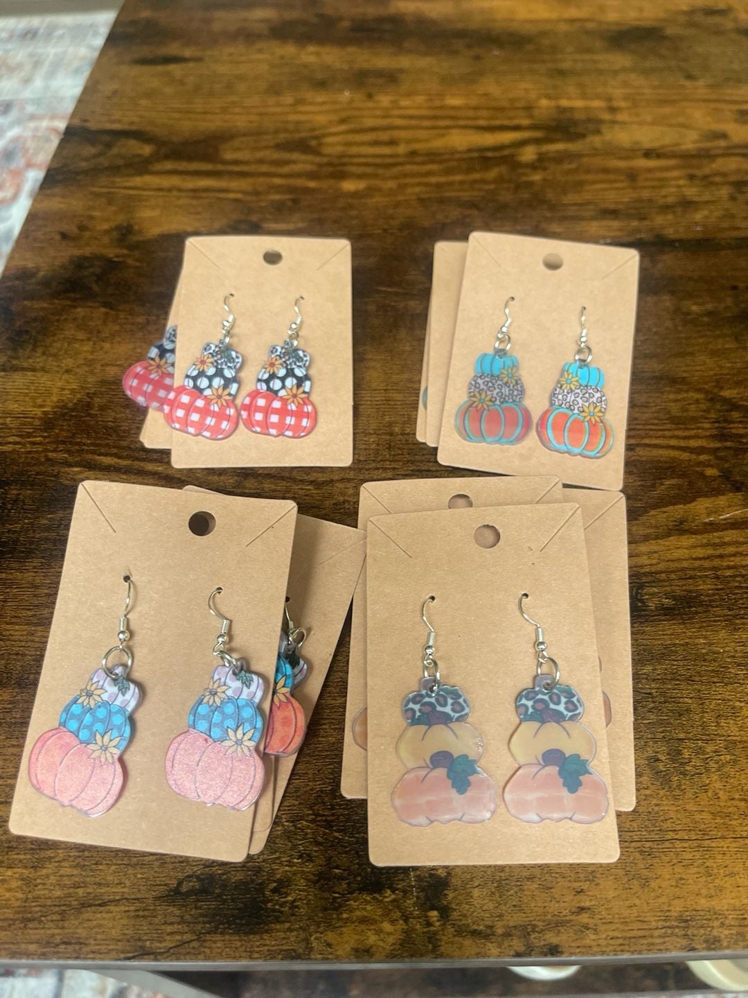 Pumpkin Dangle Earrings Red Checkered Fall
Each $5.99 
 
3 items each 
 7