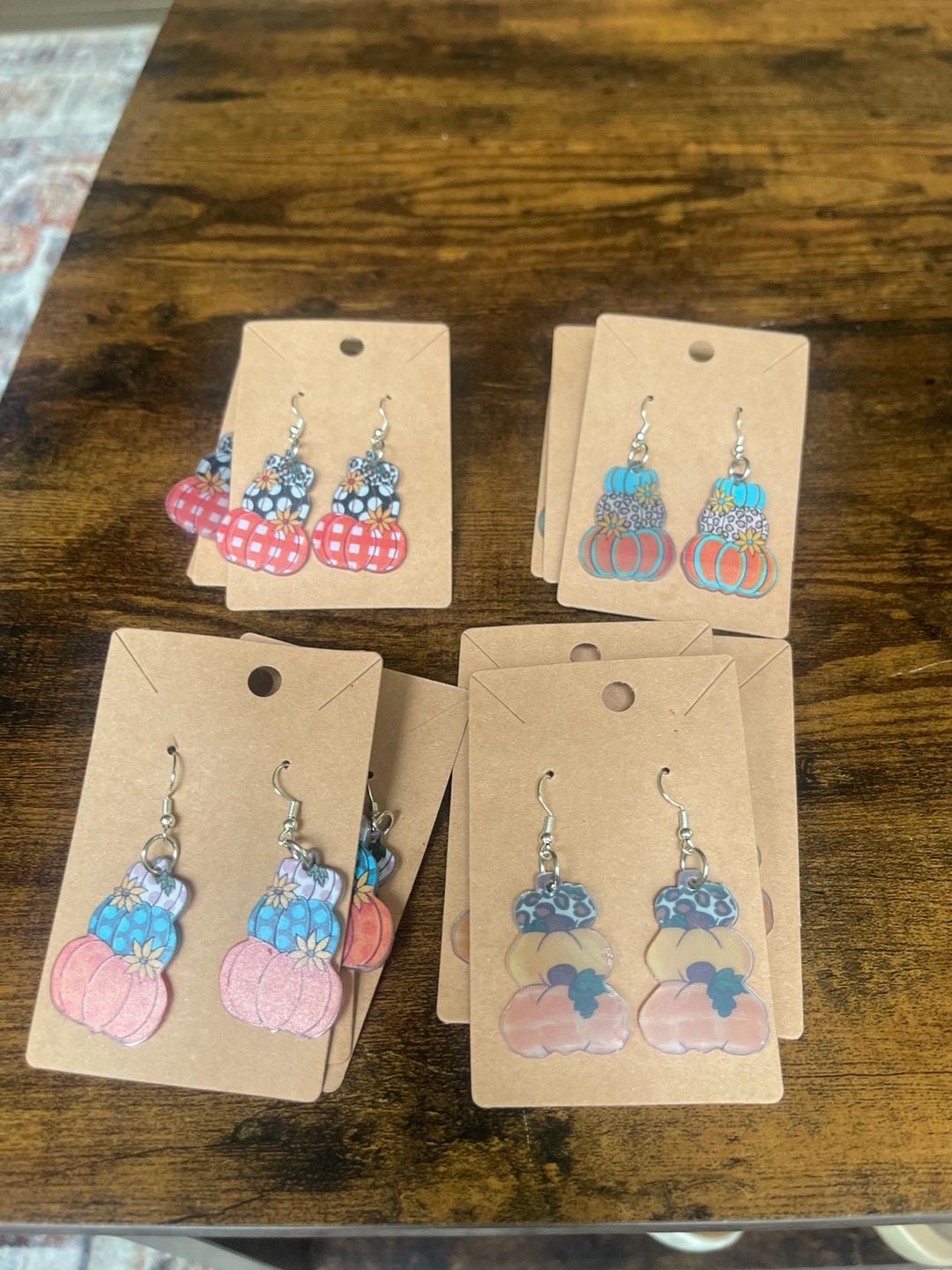 Pumpkin Dangle Earrings Red Checkered Fall
Each $5.99 
 
3 items each 
 8