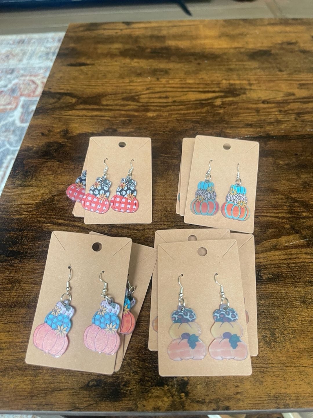 Pumpkin Dangle Earrings Red Checkered Fall
Each $5.99 
 
3 items each 
 10