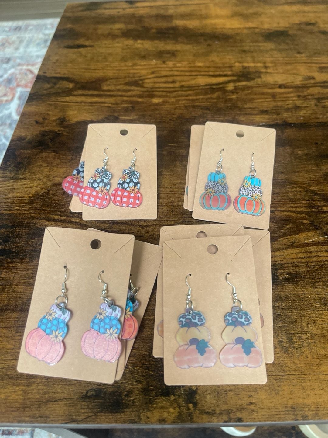 Pumpkin Dangle Earrings Red Checkered Fall
Each $5.99 
 
3 items each 
 11