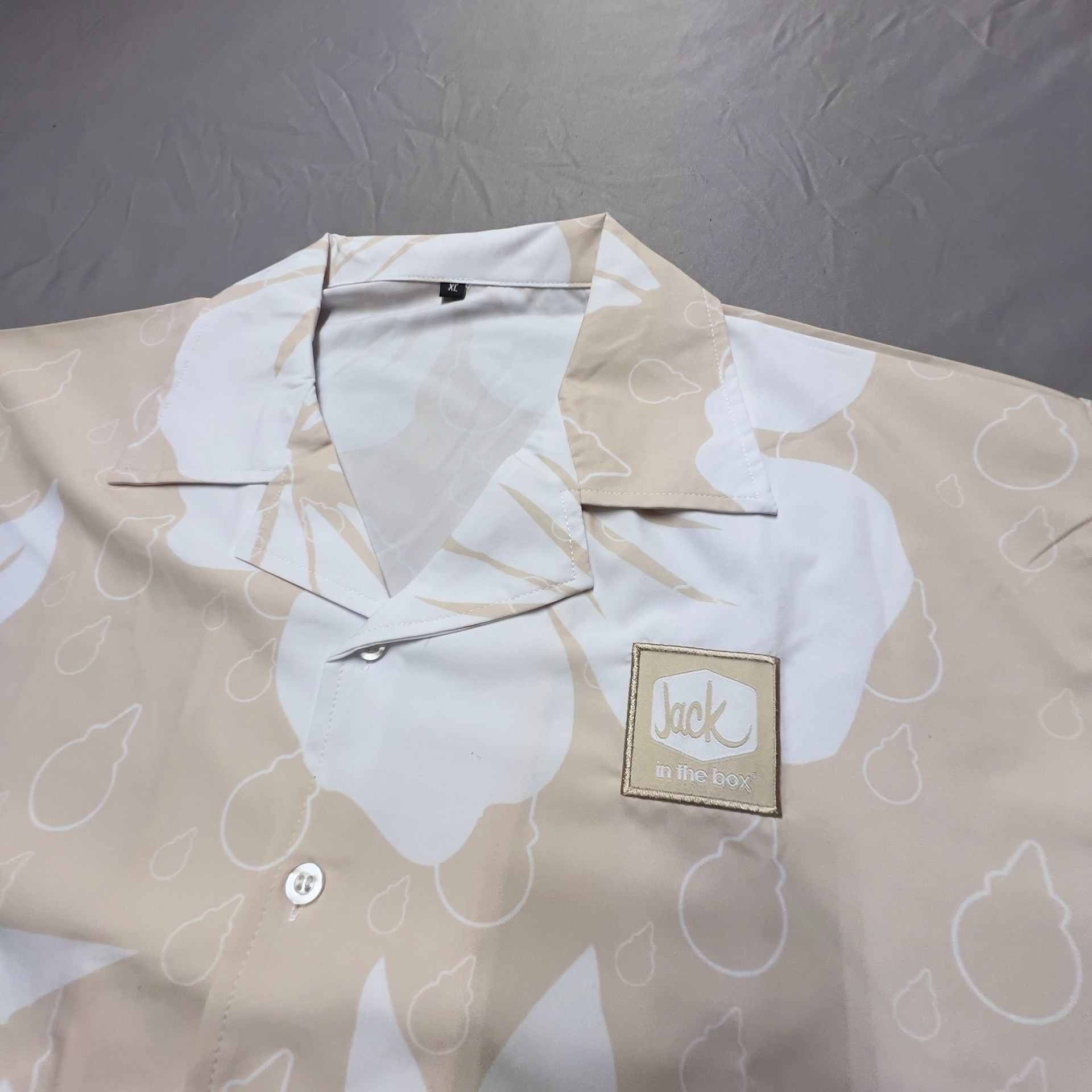 Jack In The Box Hawaiian Shirt Size XL Beige Floral Short Sleeve button down 4