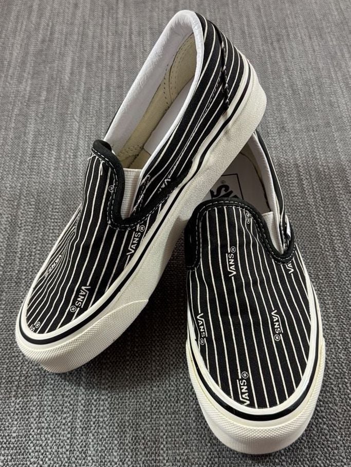 Vans Classic Slip-On 98 DX Anaheim Factory Black White Pinstripe 3
