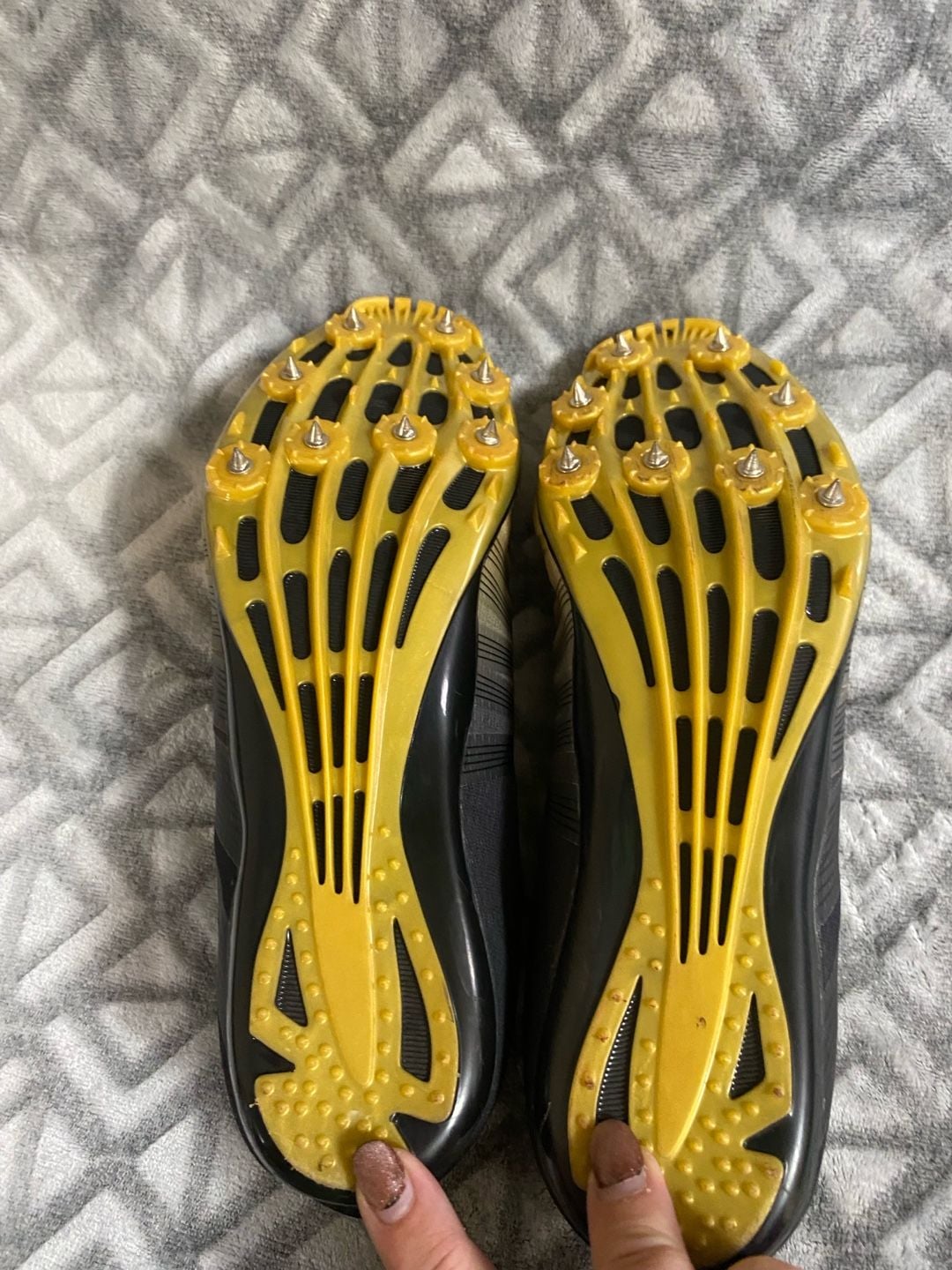 Thestron Track Shoes Gold Black 7