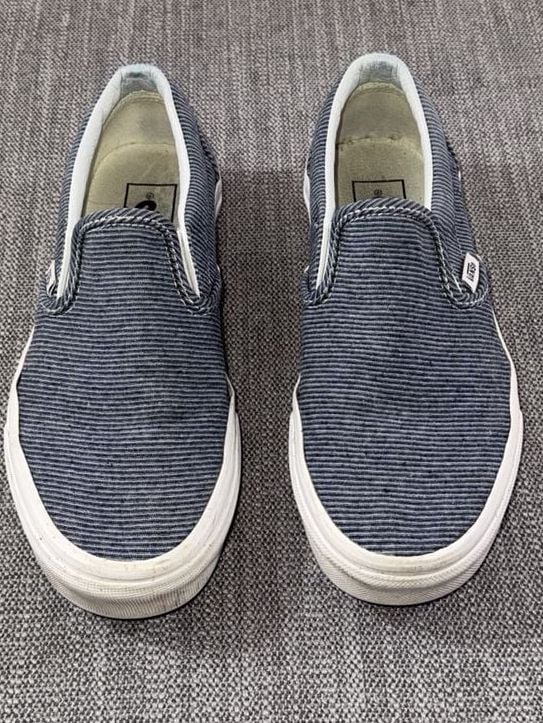 Vans Classic Slip-On Size 6.5 Blue Pinstripe Denim Sneakers 2