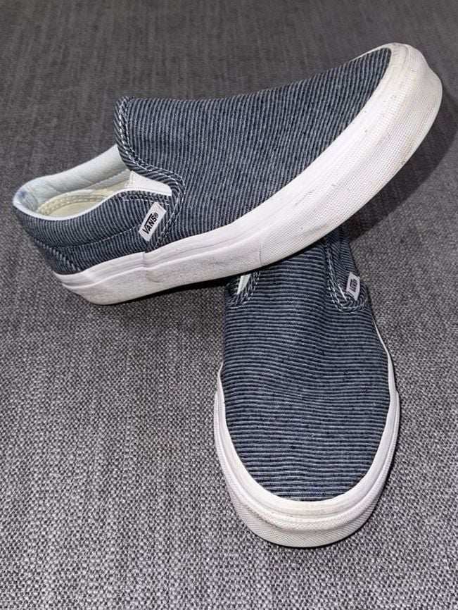 Vans Classic Slip-On Size 6.5 Blue Pinstripe Denim Sneakers 3