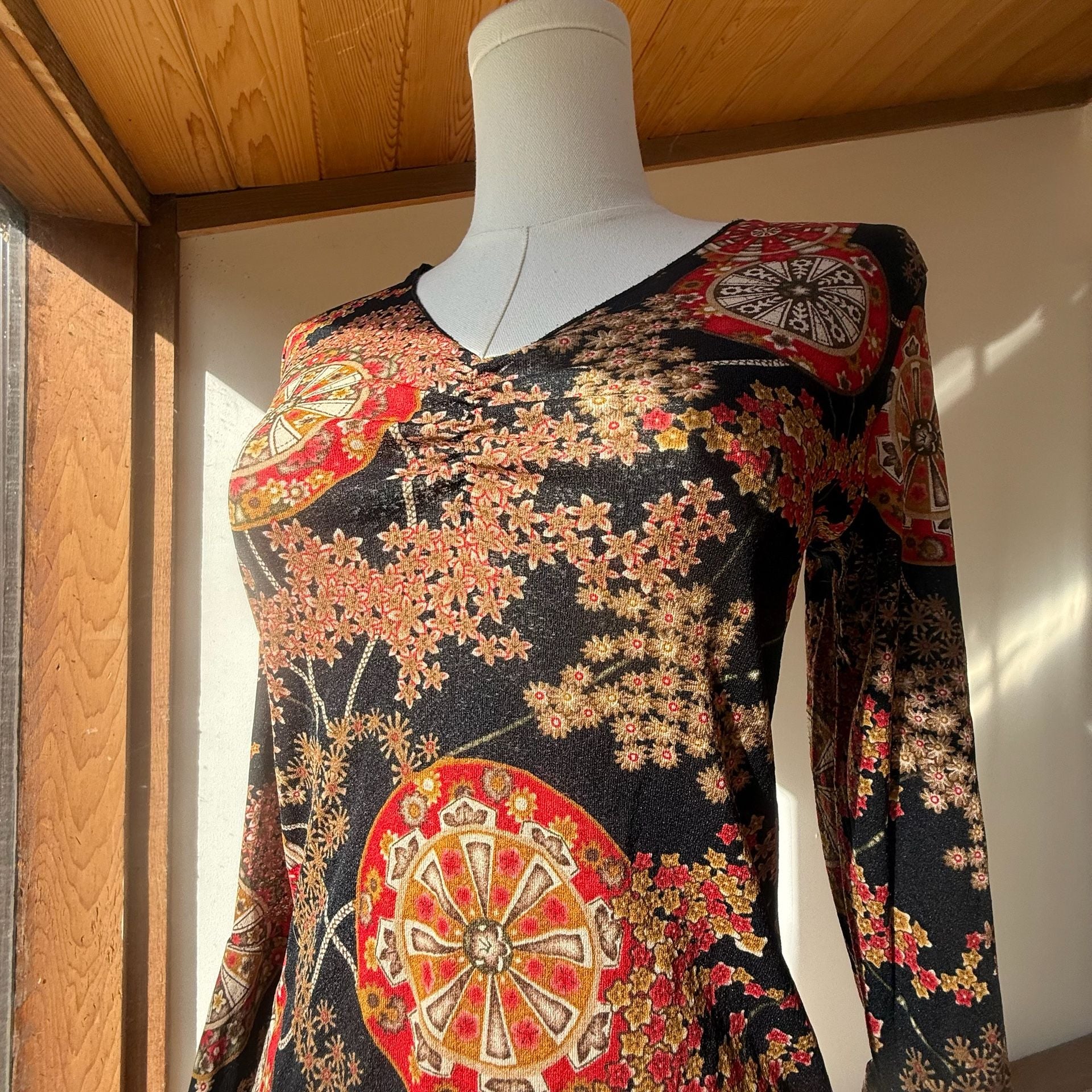 Vintage Y2K Floral Bell Sleeve Top Black Red 6