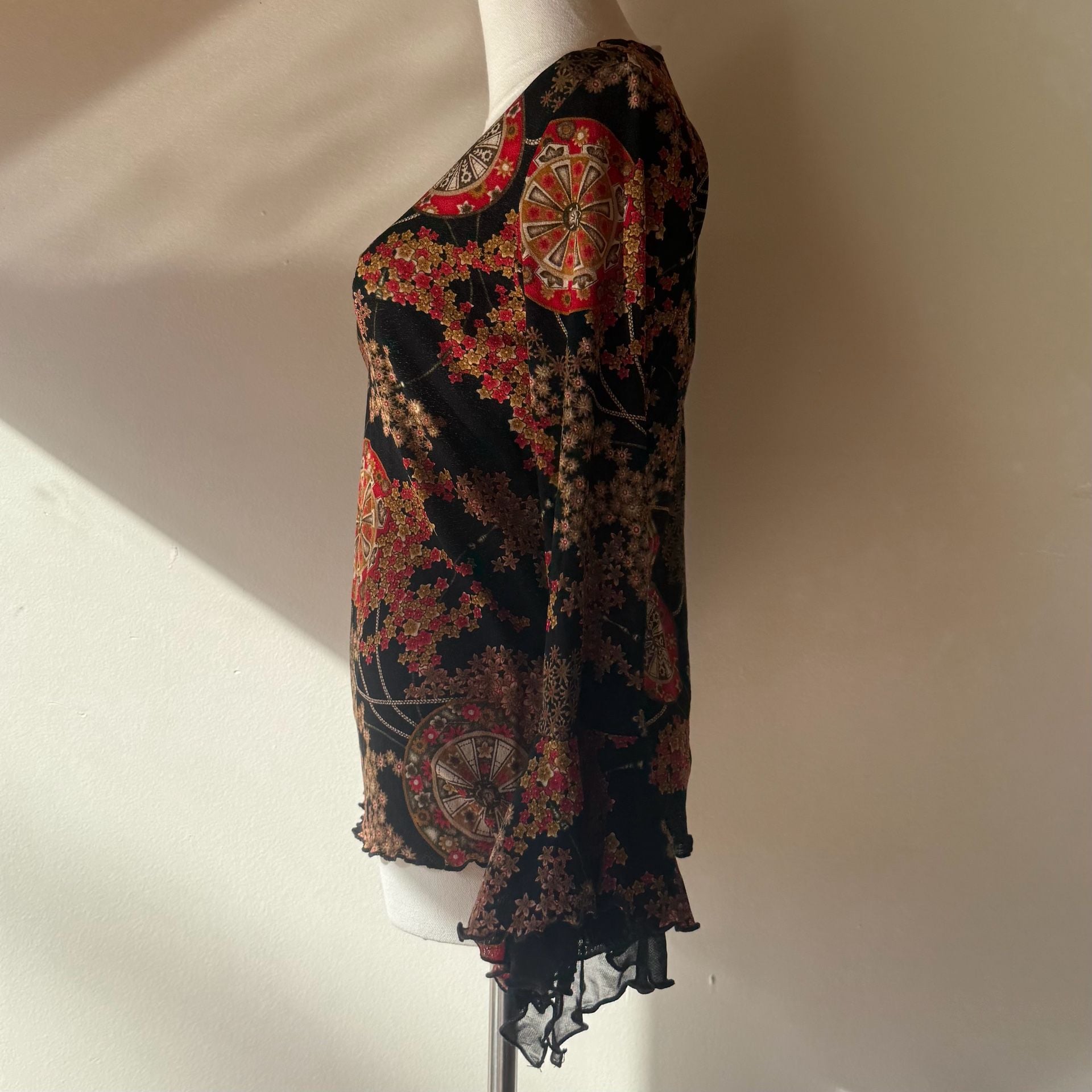 Vintage Y2K Floral Bell Sleeve Top Black Red 9