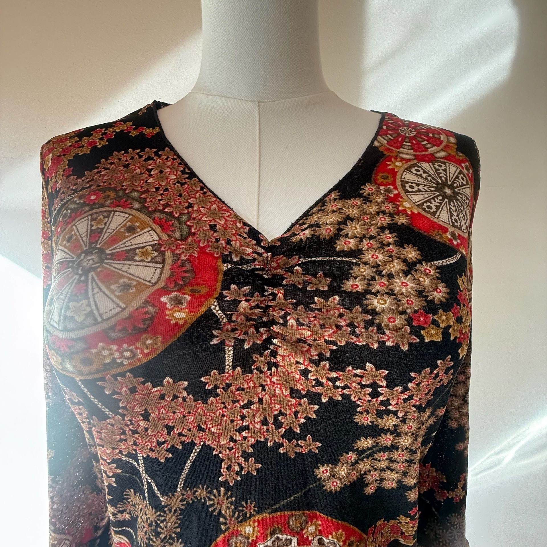 Vintage Y2K Floral Bell Sleeve Top Black Red 12