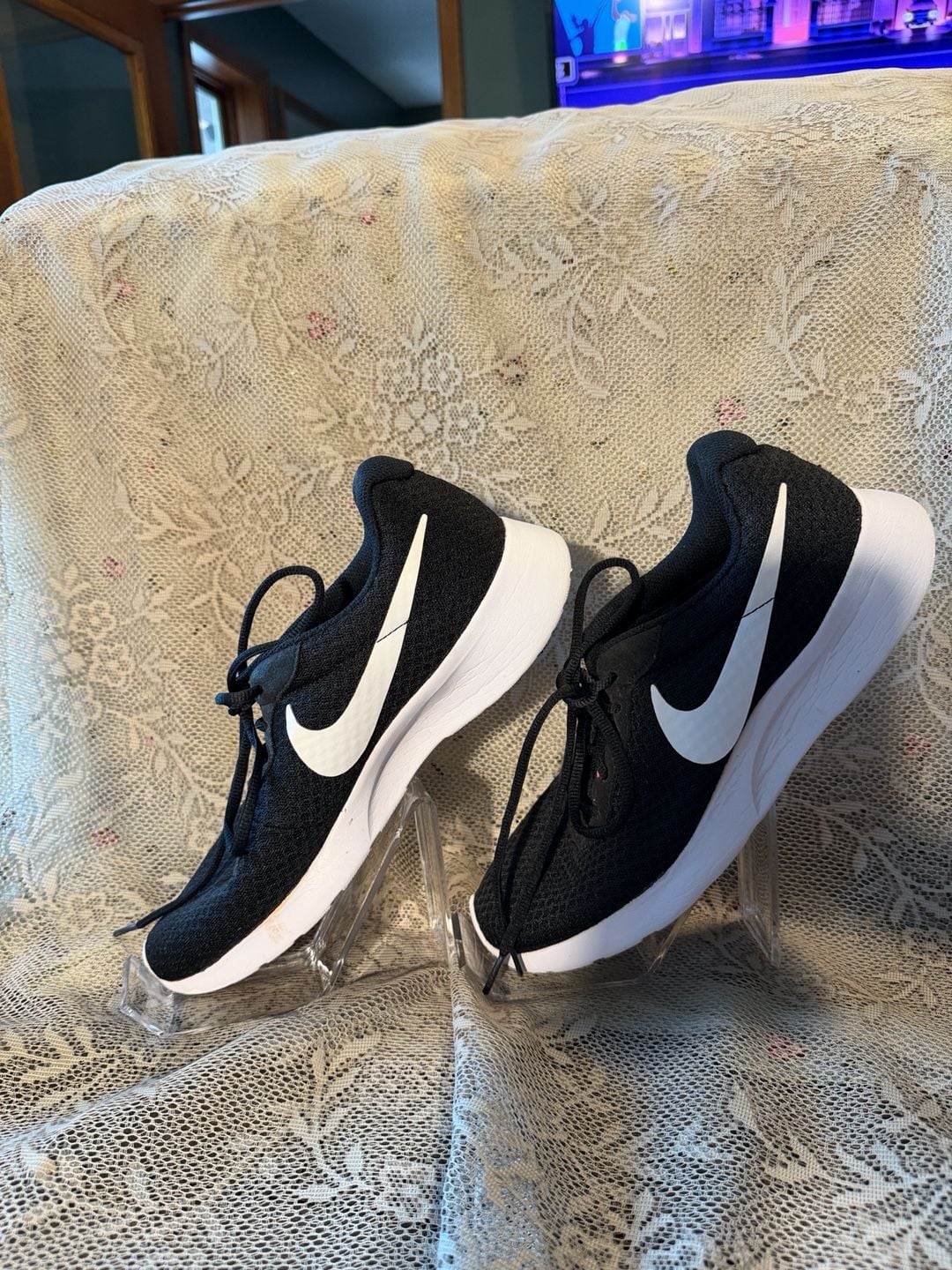 LUS 2 Nike Tanjun Sneakers Size 10 Black White 3