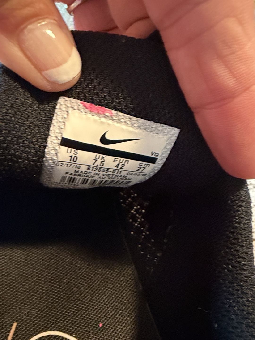 LUS 2 Nike Tanjun Sneakers Size 10 Black White 5