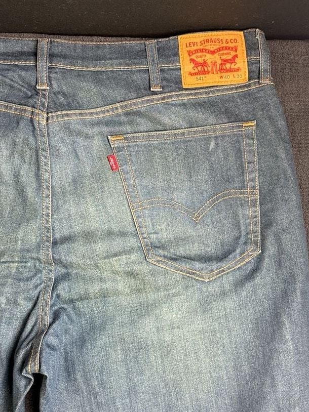 Levi's 541 Athletic Fit Jeans 40x30 Blue Denim Straight Leg 3