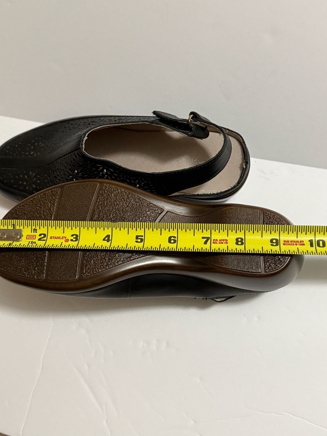 Easy Spirit Cutout Slingback Sandals Size 7WW Black Leather 8