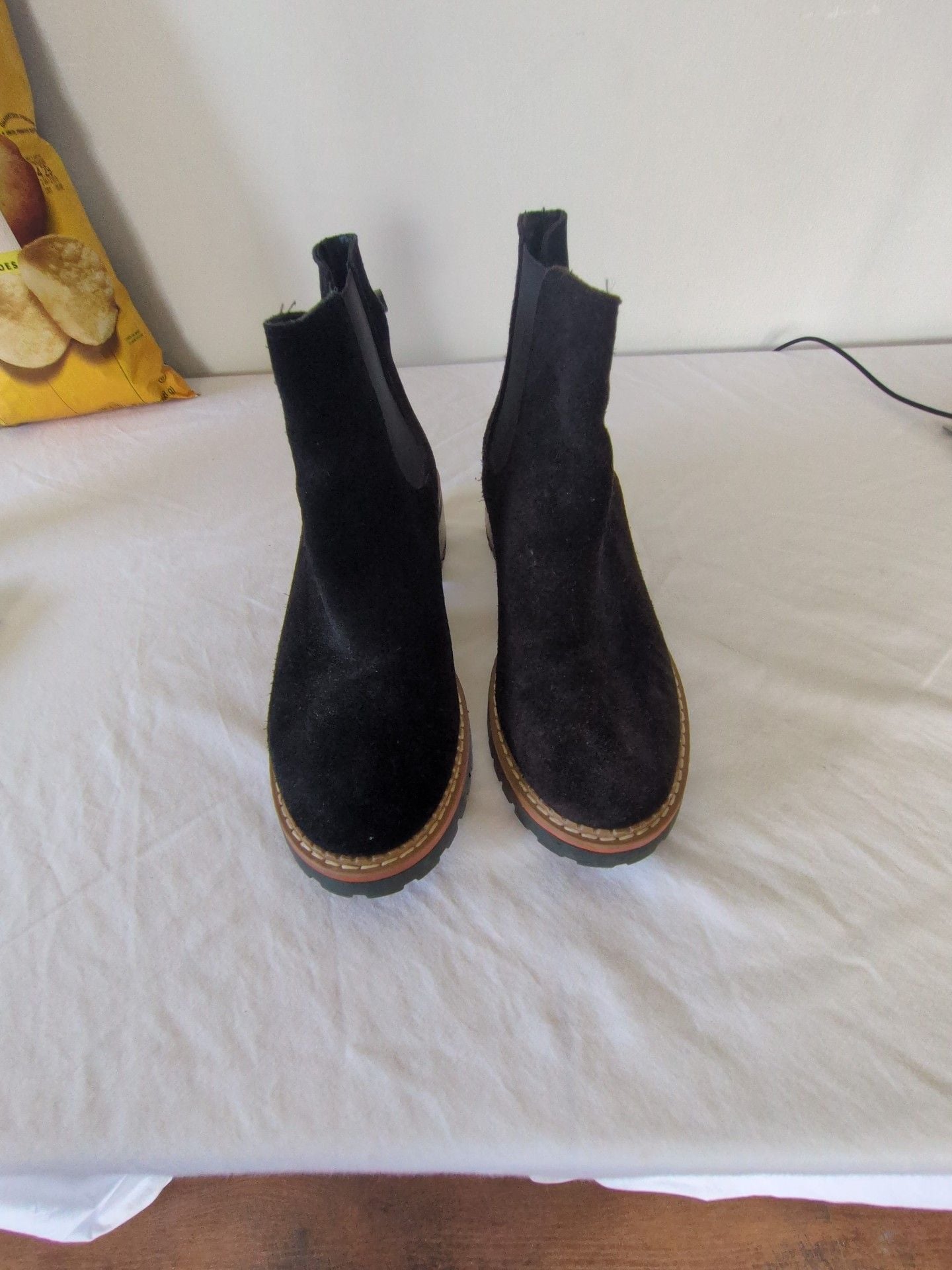 Chelsea Boots Size 9 Black Suede Lug Sole Block Heel 2