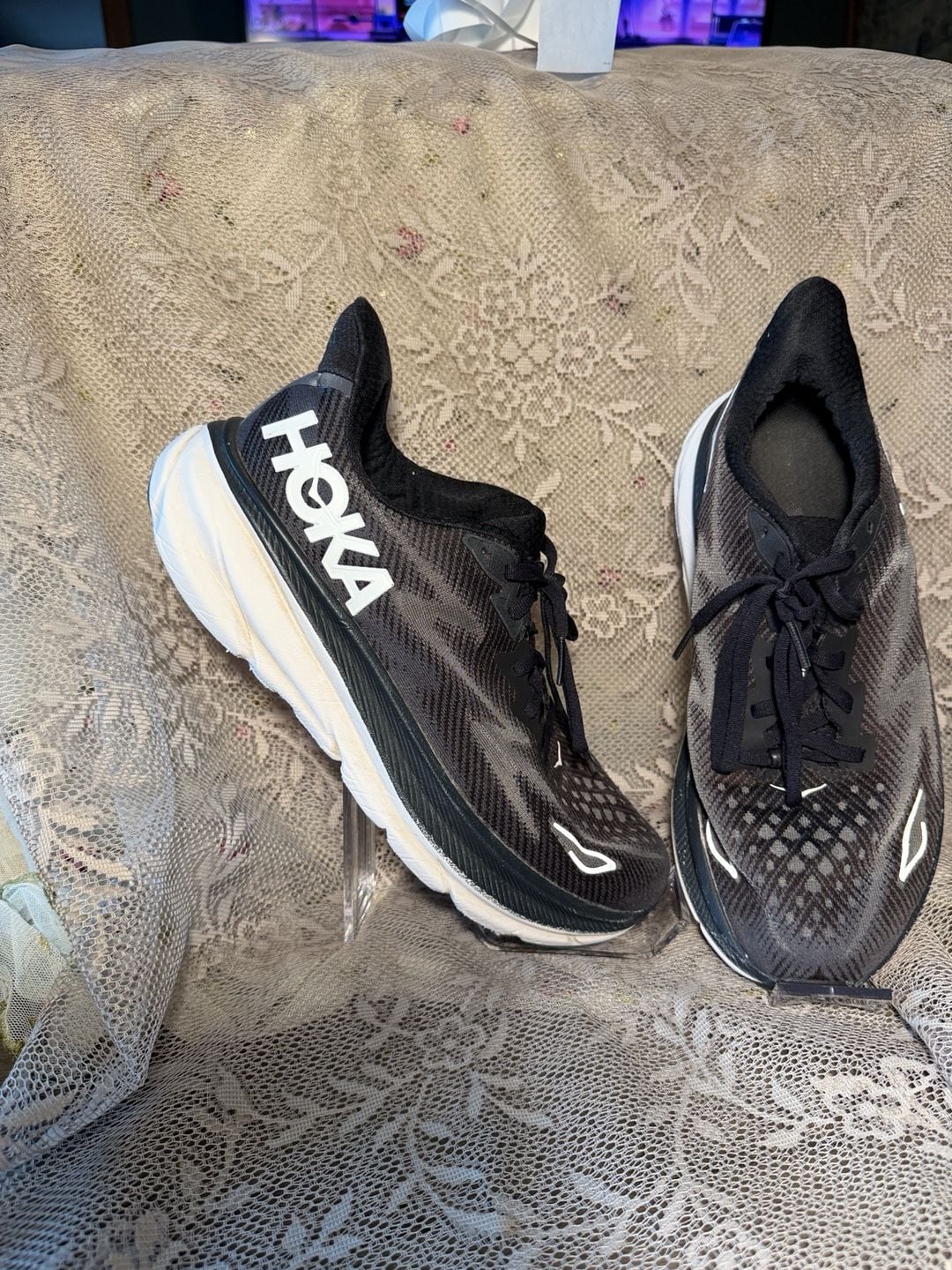 Hoka One One Clifton 9 Size 10B Black Running Shoes 3
