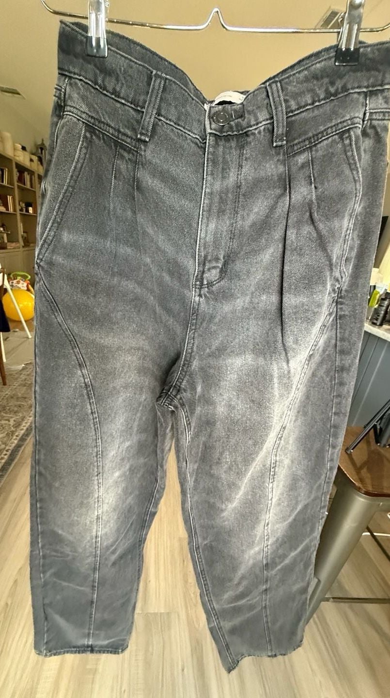 SO High-Waisted Relaxed Jeans Size 4 2