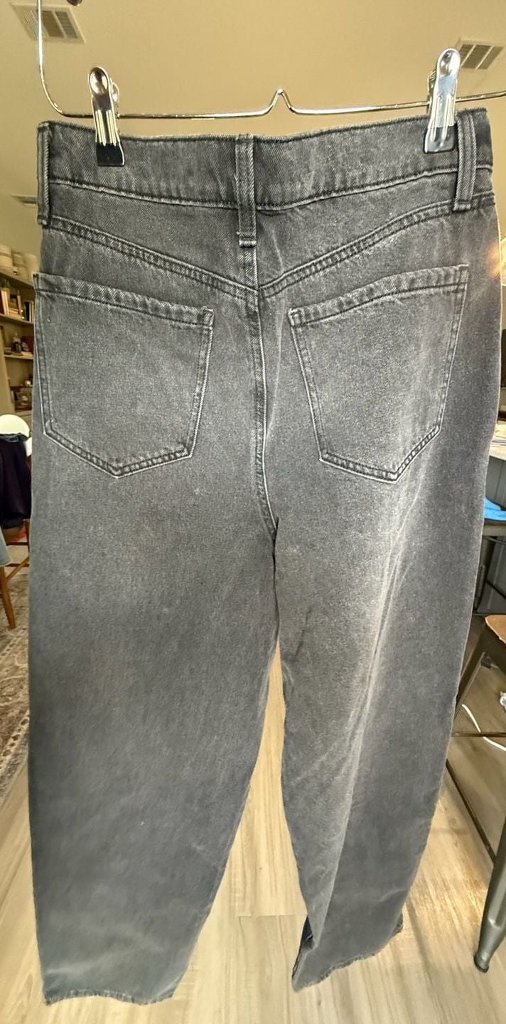 SO High-Waisted Relaxed Jeans Size 4 3