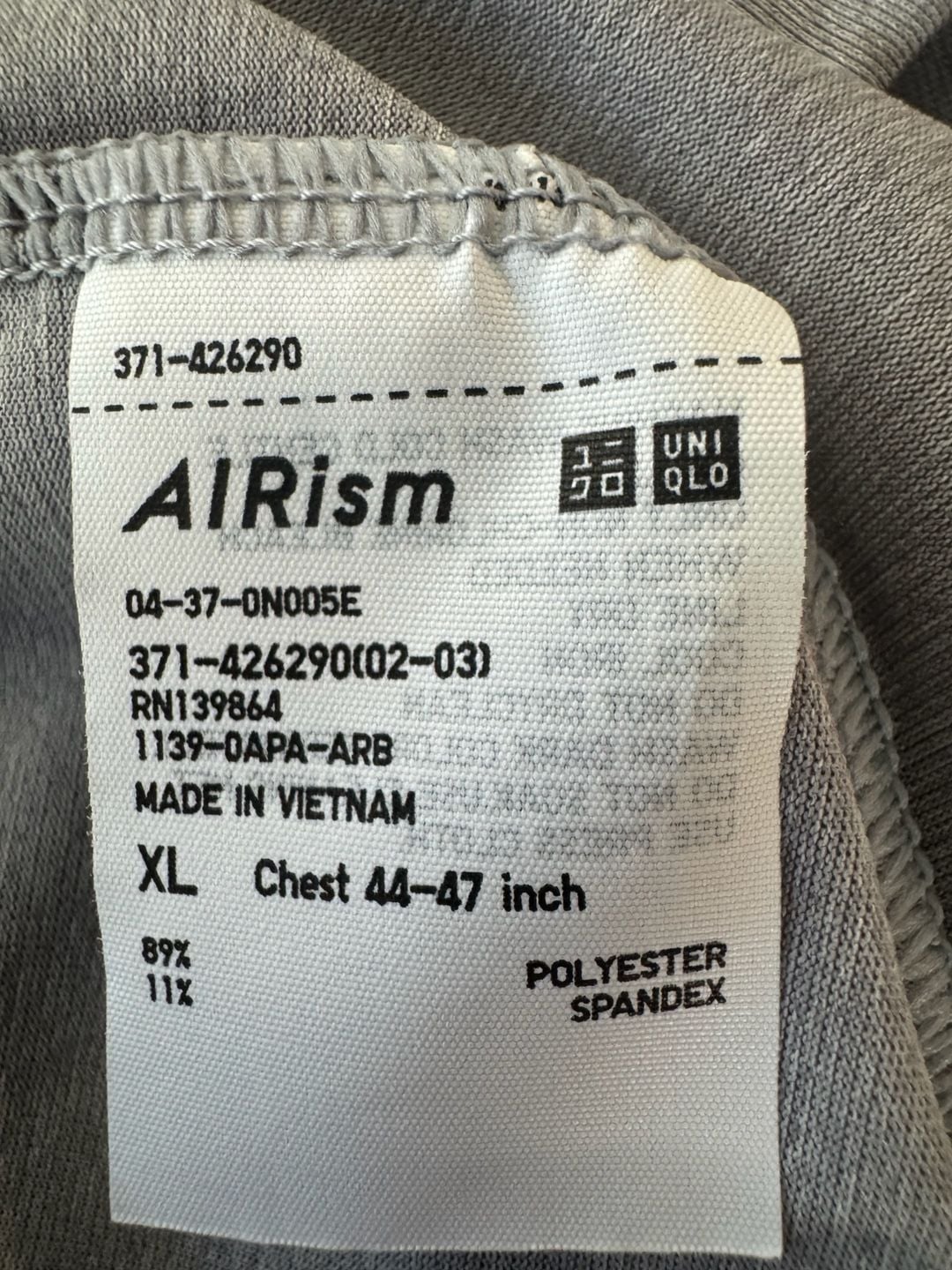 Uniqlo AIRism V-Neck T-Shirt XL Gray Polyester Spandex 4