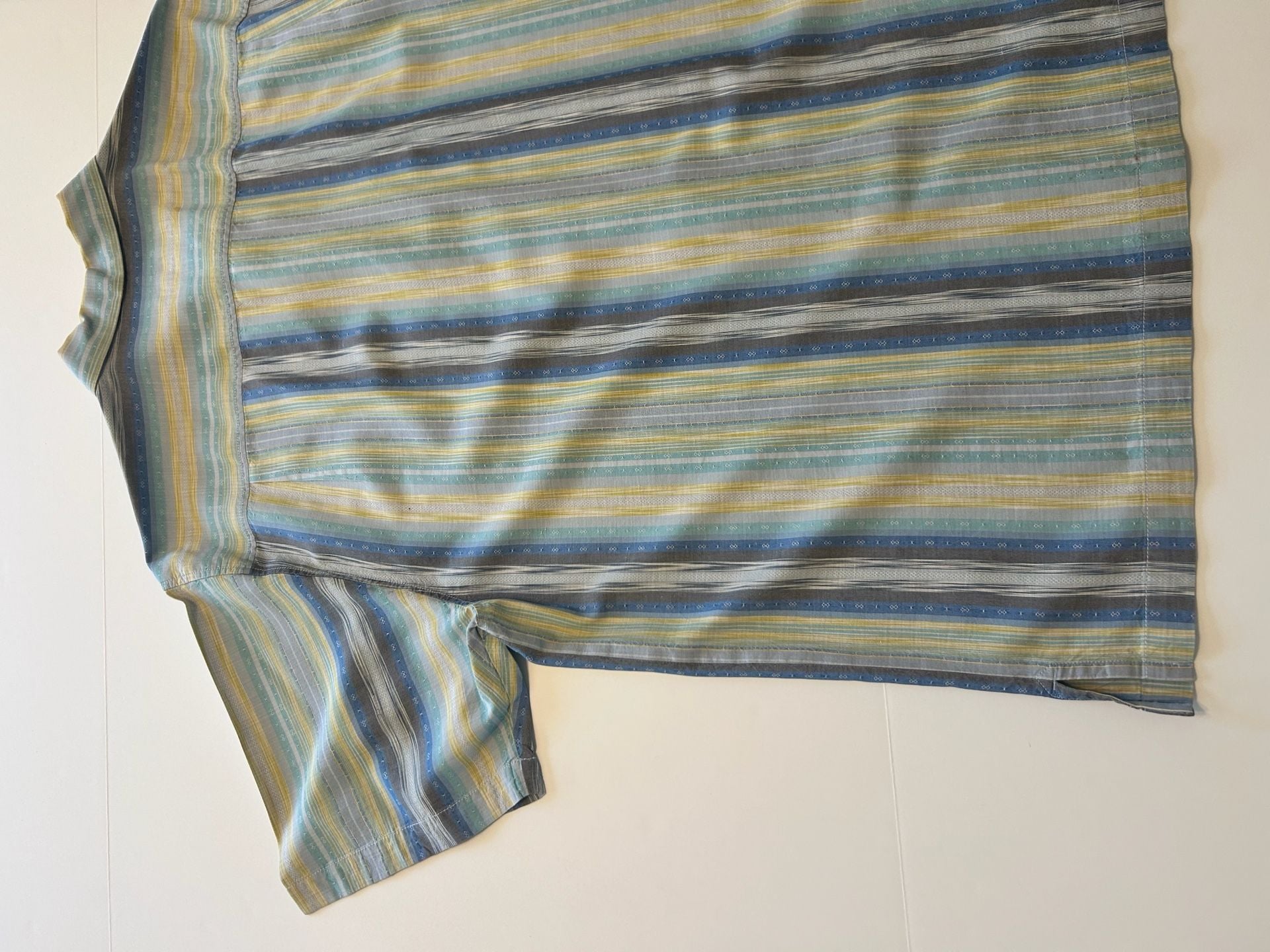 Tommy Bahama Button Down Shirt Size L Striped Silk 10