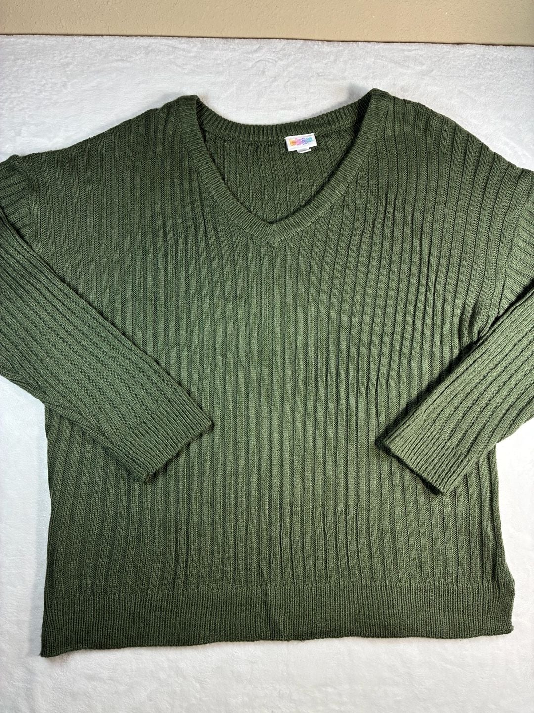 LuLaRoe Sweater Size L Green Ribbed V-Neck Pullover 2
