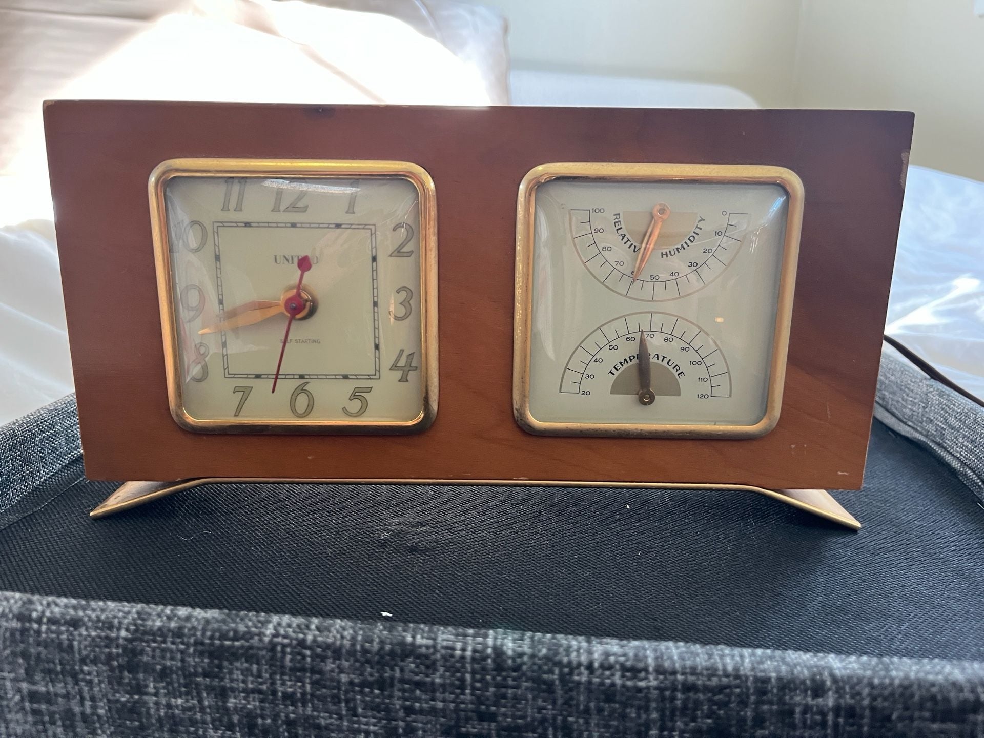 Vintage United Clock and Weather Station Desk Clock 1