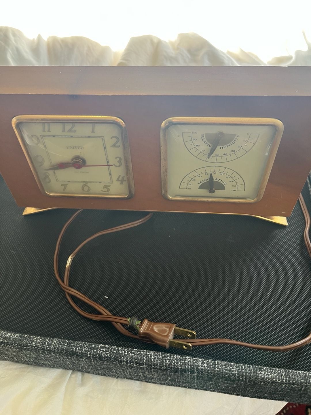 Vintage United Clock and Weather Station Desk Clock 2