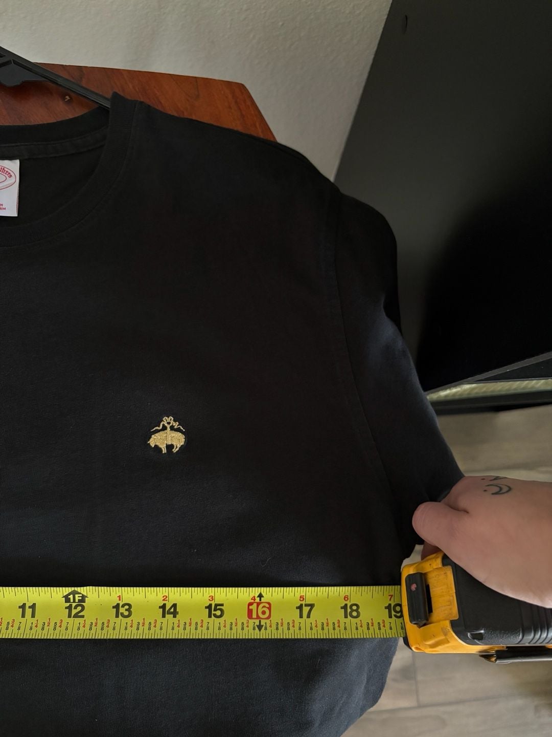 Brooks Brothers T-Shirt Size M Black Golden Fleece Logo 7