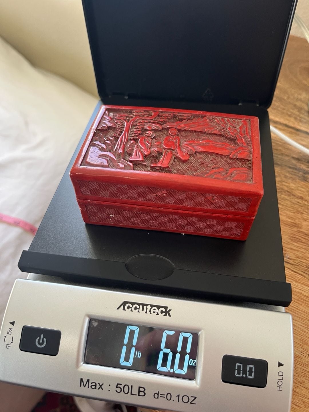 Vintage Chinese Carved Cinnabar Style Resin Trinket Box Figures Scene 8