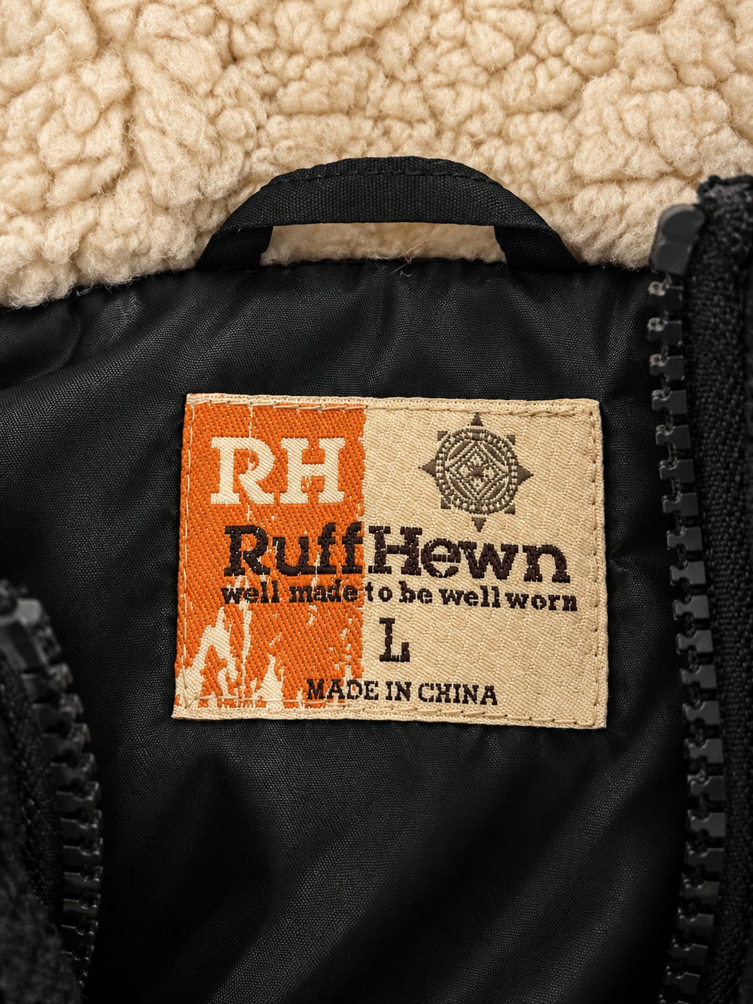 RuffHewn Quilted Hooded Vest Size L Black Toggle Button Sherpa Lined 3