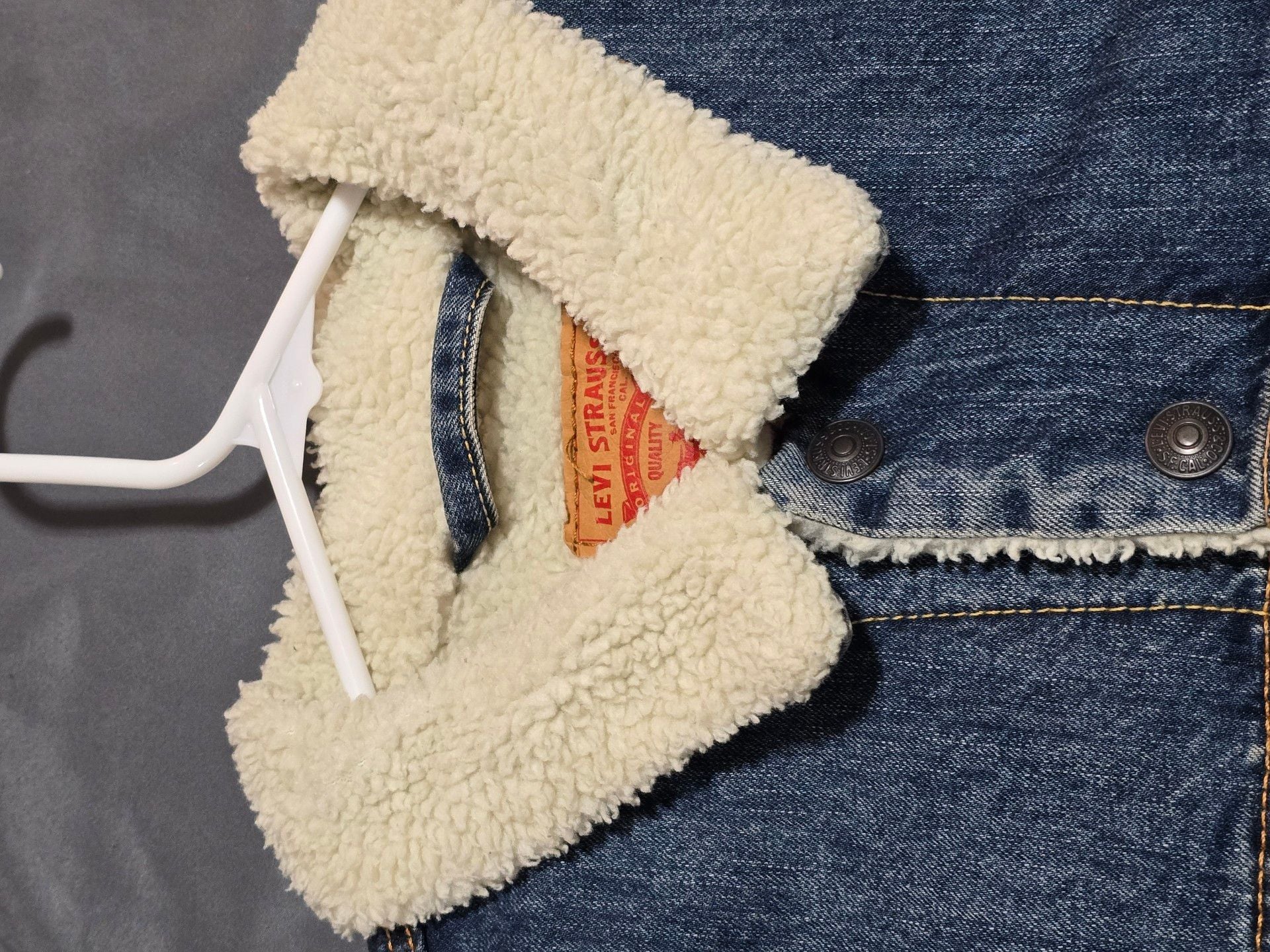 Levi's Sherpa Trucker Jacket Size XL Blue Denim Fleece Lined 4