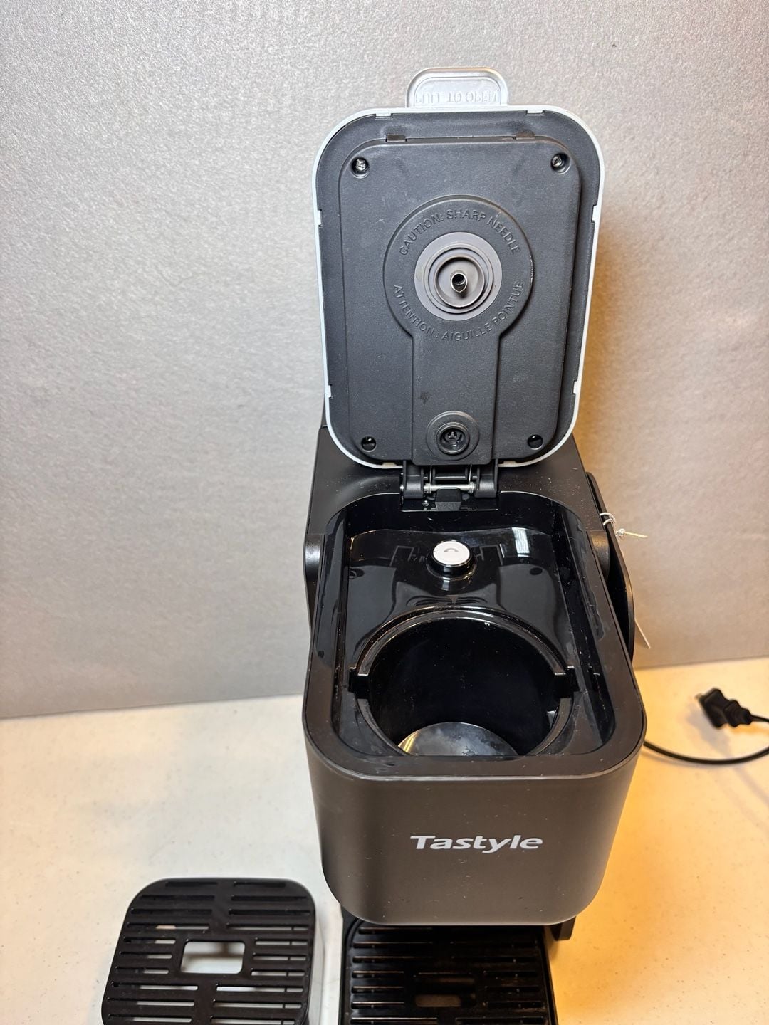 Tastyle Single Serve Iced Coffee Maker
(Missing ground coffee filter) 3
