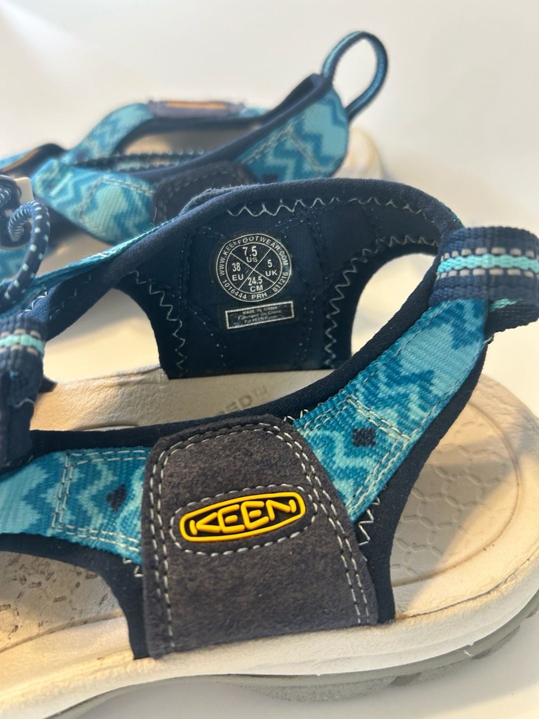 Keen Venice H2 Sandals Blue Geometric Water Shoes size 7.5 4
