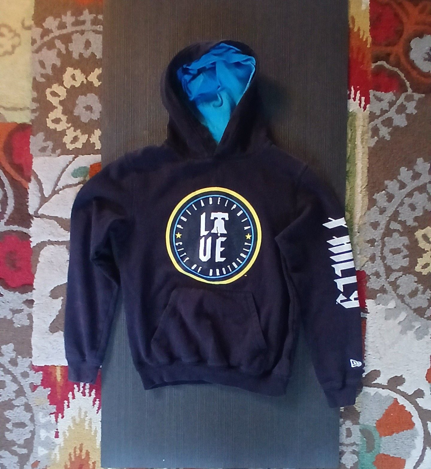 New Era MLB Philadelphia Phillies Hoodie Size S Black 2