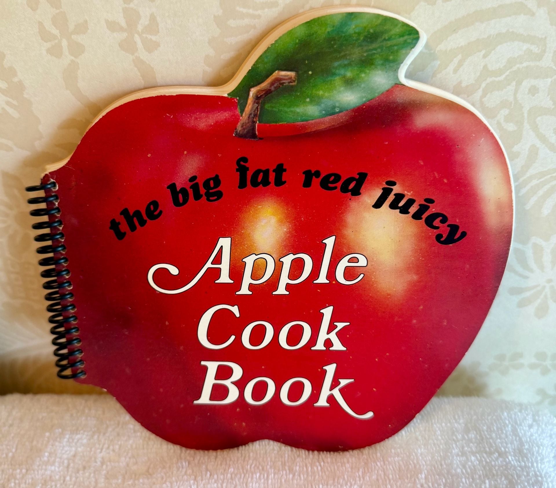 Vintage 1989 Big Fat Red Juicy Apple Cookbook – Apple Shaped Spiral - 1st 1