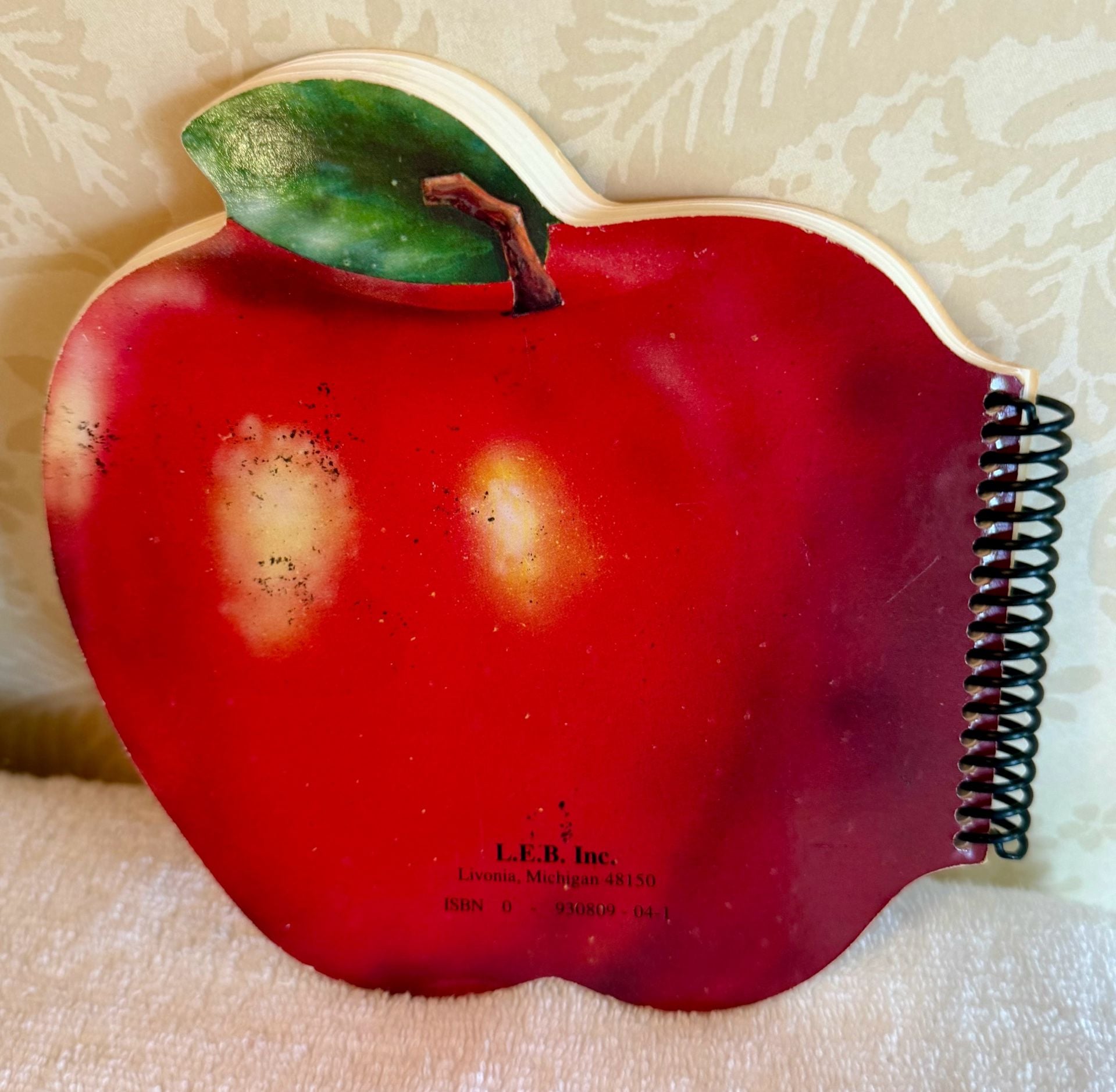 Vintage 1989 Big Fat Red Juicy Apple Cookbook – Apple Shaped Spiral - 1st 3