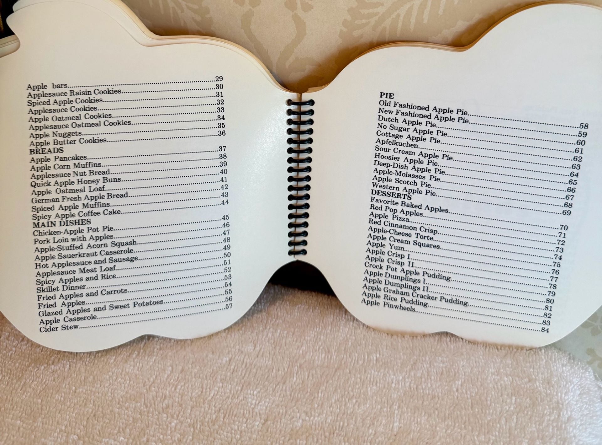 Vintage 1989 Big Fat Red Juicy Apple Cookbook – Apple Shaped Spiral - 1st 8