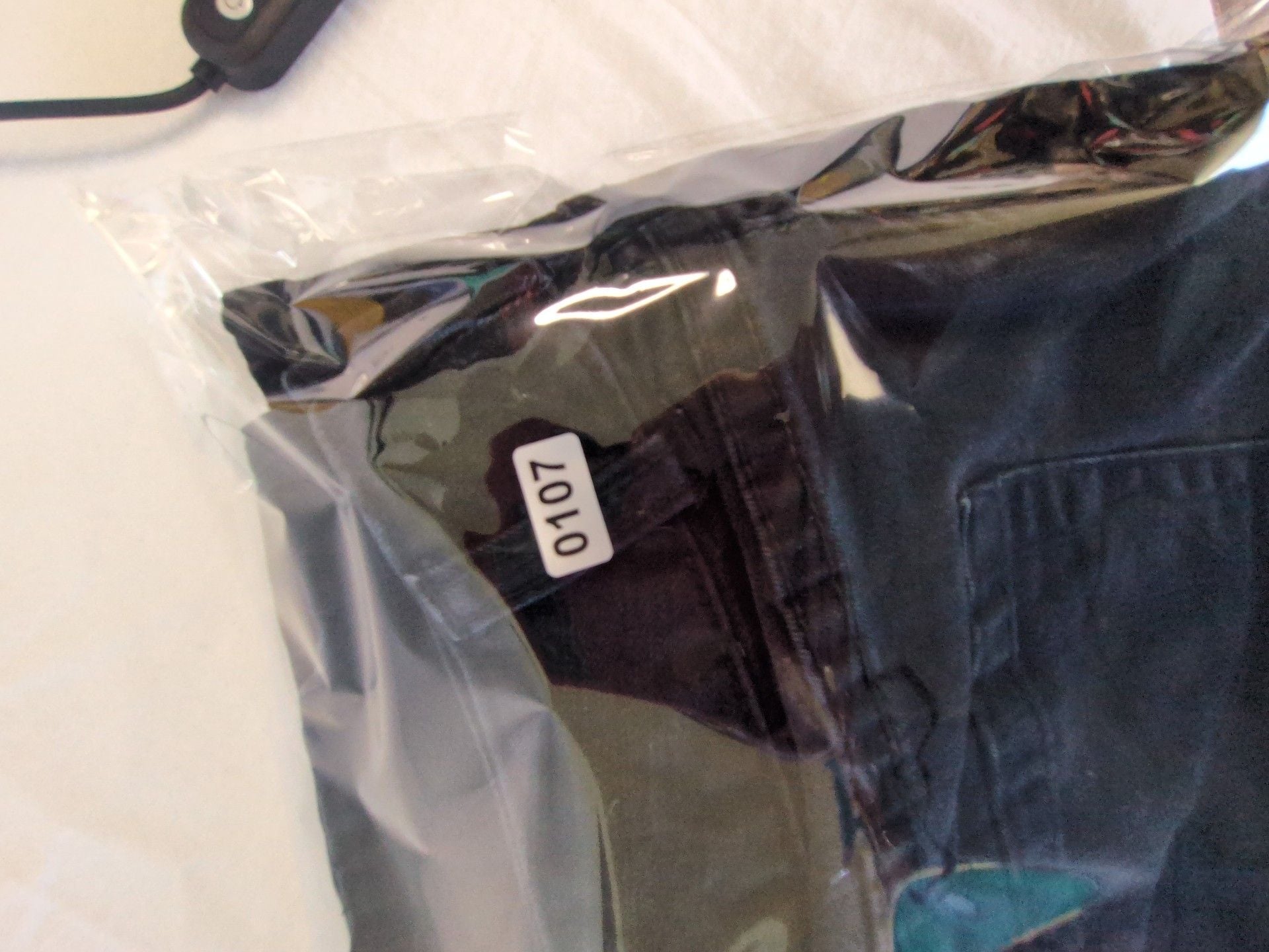 Chico's Platinum Black Straight Leg Jeans Size 1.5 8