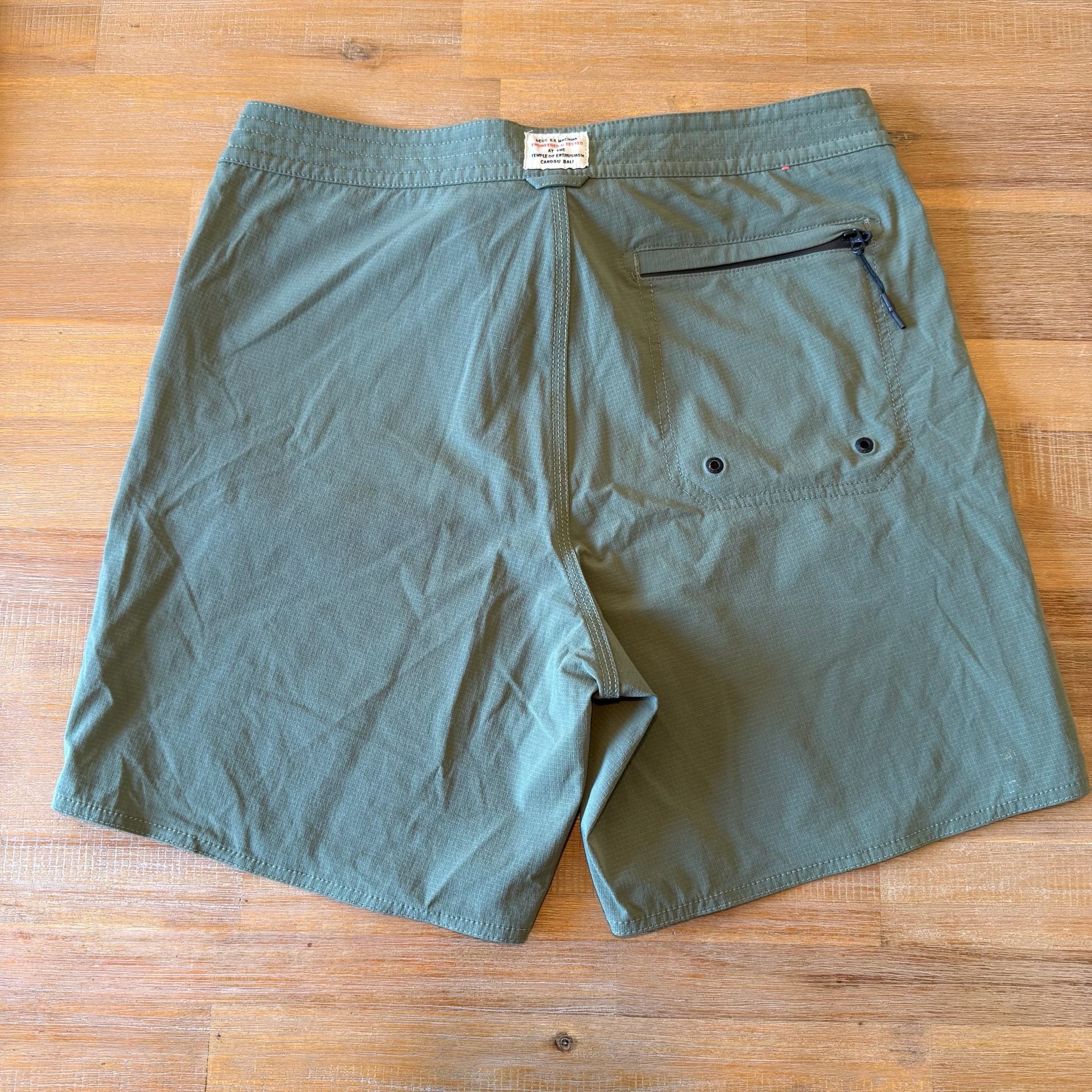 Deus Ex Machina The Harrison Boardshorts Men Sz 30 Olive Green Swim Trunks Surf 3