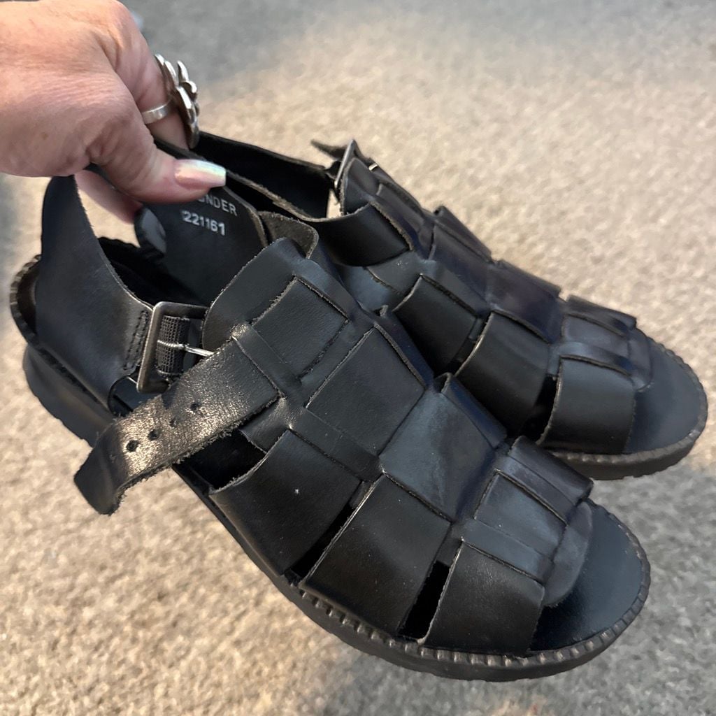 Thunder Black Leather Platform Fisherman Sandals 8 2